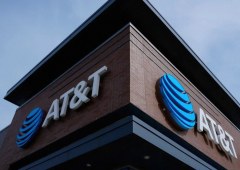 AT&T Releases Carrier Update 72.0.3 for iPhone 18 Pro Max to Fix 'Brickgate' Issue