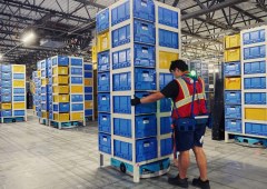 Ars Technica Amazon Employs Over One Million Robots and Plans Expansion Amid Worker Safety Concerns