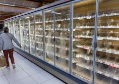 Massive Supermarket Fridge Hack Exploits Outdated Security, Causing Fires and Spoilage
