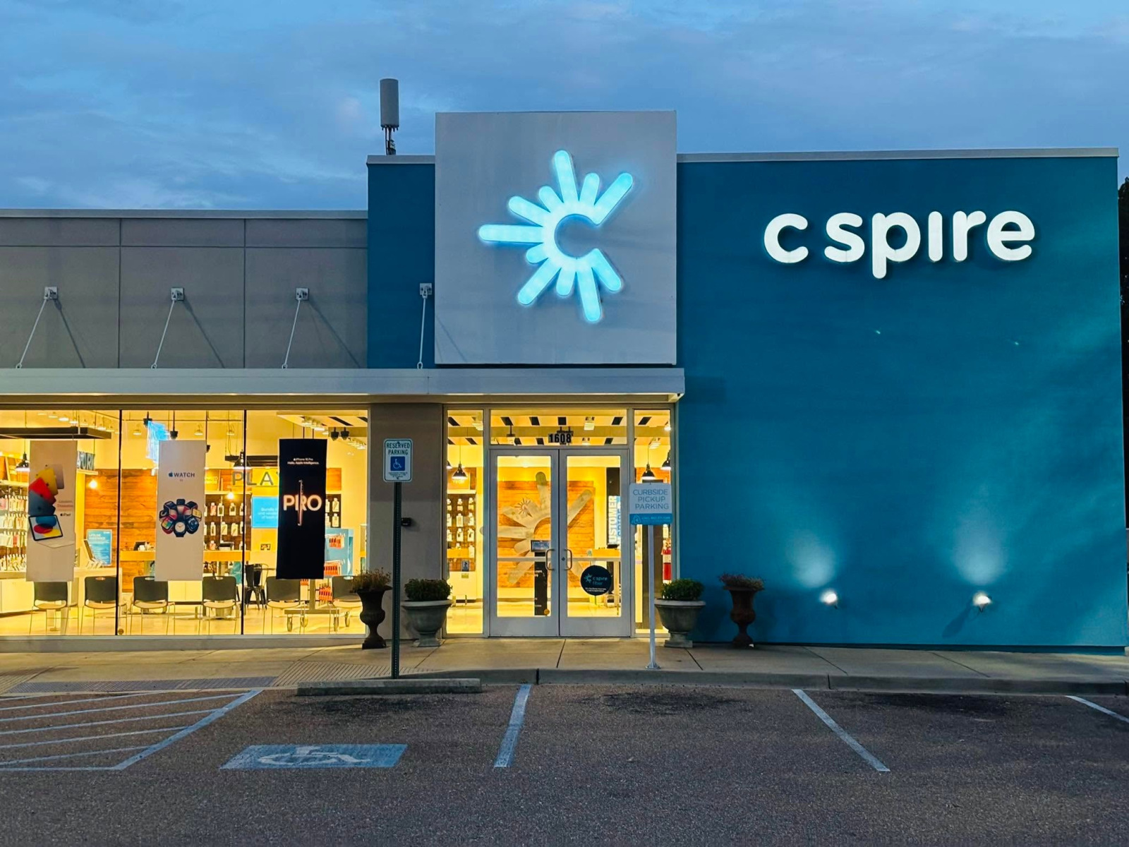 C Spire Challenges Major US Carriers with Superior Customer Experience