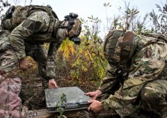 Ukraina soveltaa sotilasteknologiaa vähentääkseen Starlink-riippuvuutta palvelukatkosten aikana