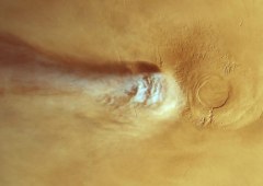 Naujas modeliavimas rodo, kad Marse vyksta unikali ledą formuojančių debesų fizika