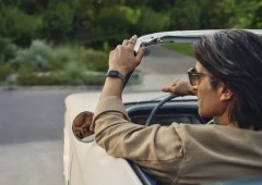 Google Unveils Fitbit Edge with Premium Design and Enhanced Performance