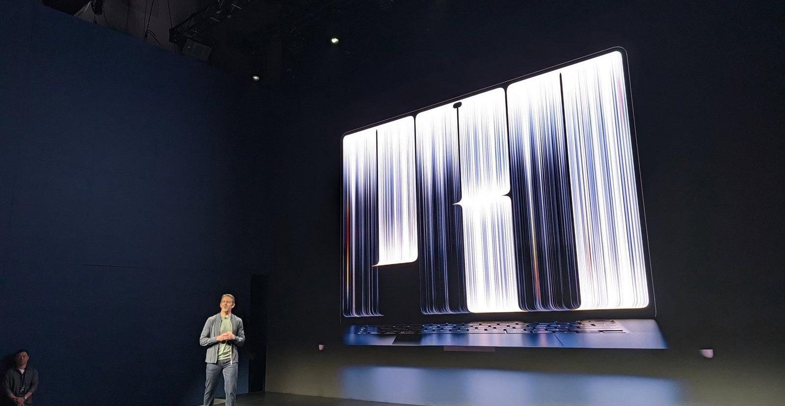 Apple представила свой первый MacBook Pro с сенсорным экраном после многолетнего сопротивления