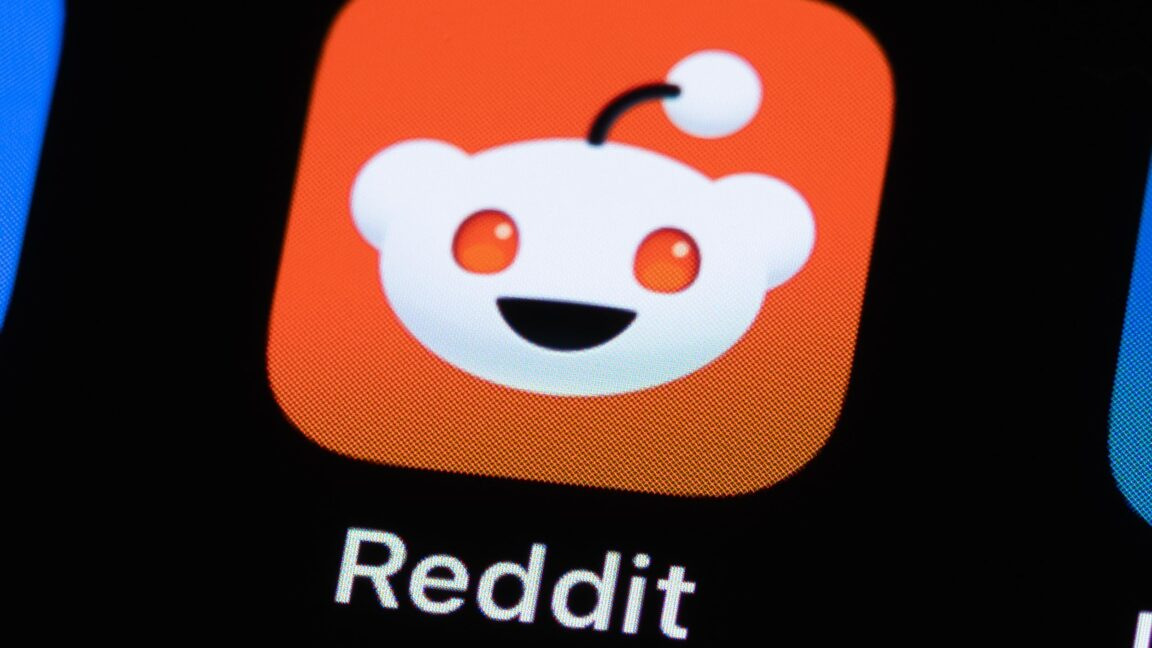 Reddit pradės reikalauti prisijungimo norint patekti į platformą pasauliniu mastu po bandymų