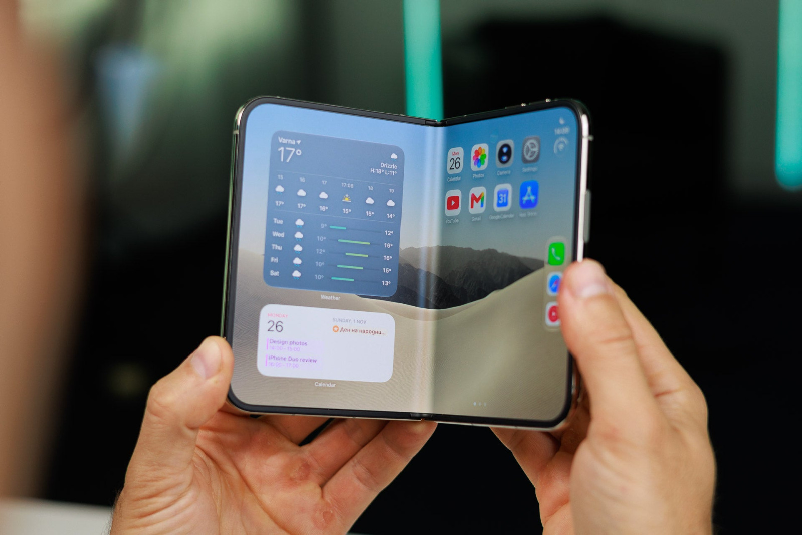 Limited Initial Stock Supposedly Hindered iPhone Duo Pre-order Success